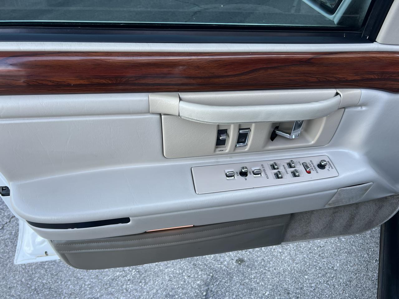 Cadillac DeVille 4dr Sdn 1996