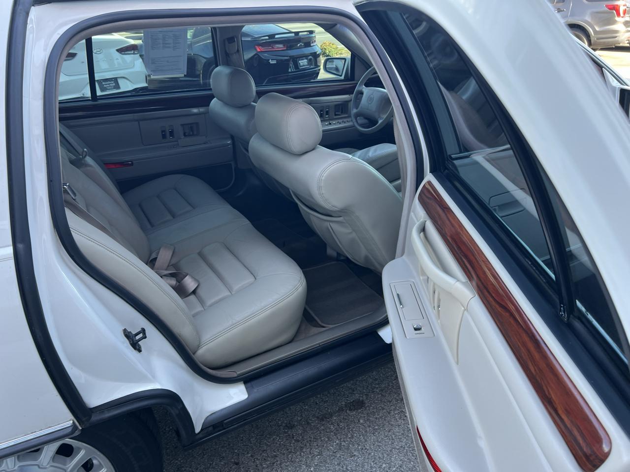 Cadillac DeVille 4dr Sdn 1996