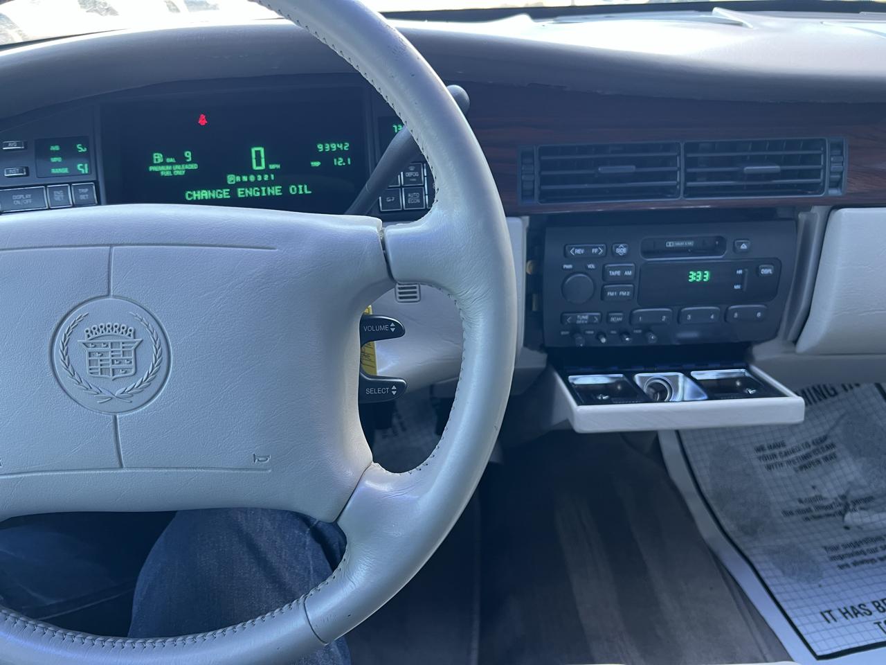 Cadillac DeVille 4dr Sdn 1996