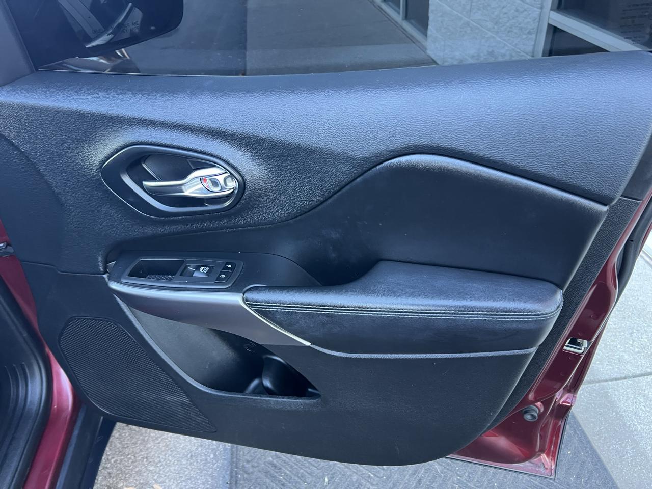 Jeep Cherokee Latitude Plus 4x4 2019