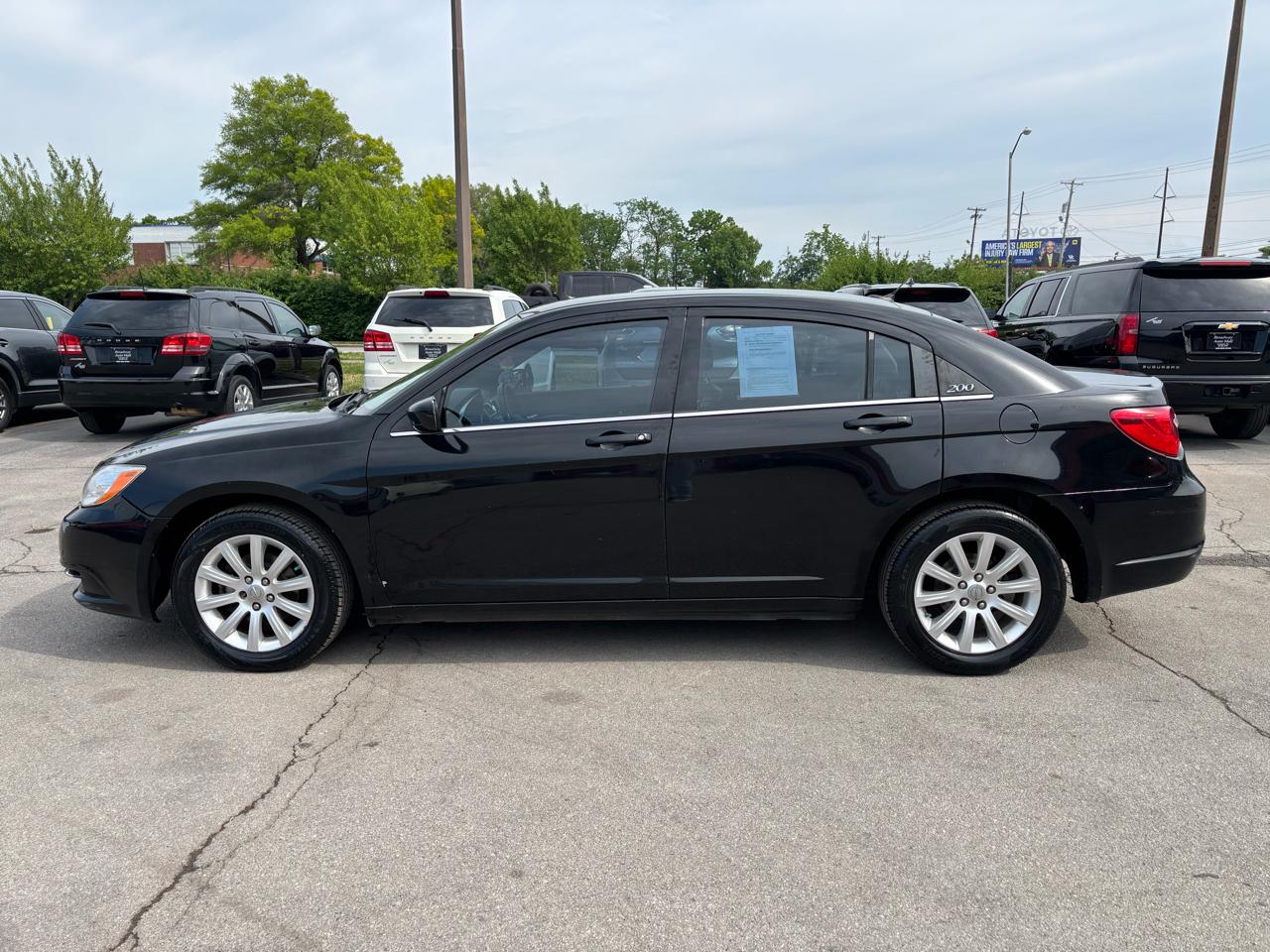 Chrysler 200 4dr Sdn Touring 2013