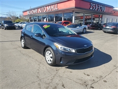 2017 Kia Forte5  2017 Kia Forte5