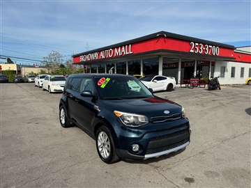 2017 Kia Soul + Auto