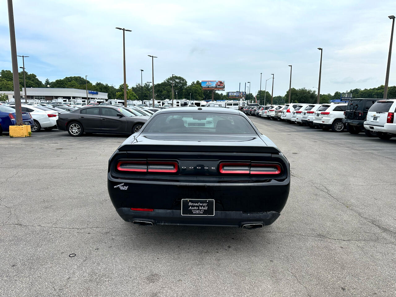 2015 Dodge Challenger SXT photo 3