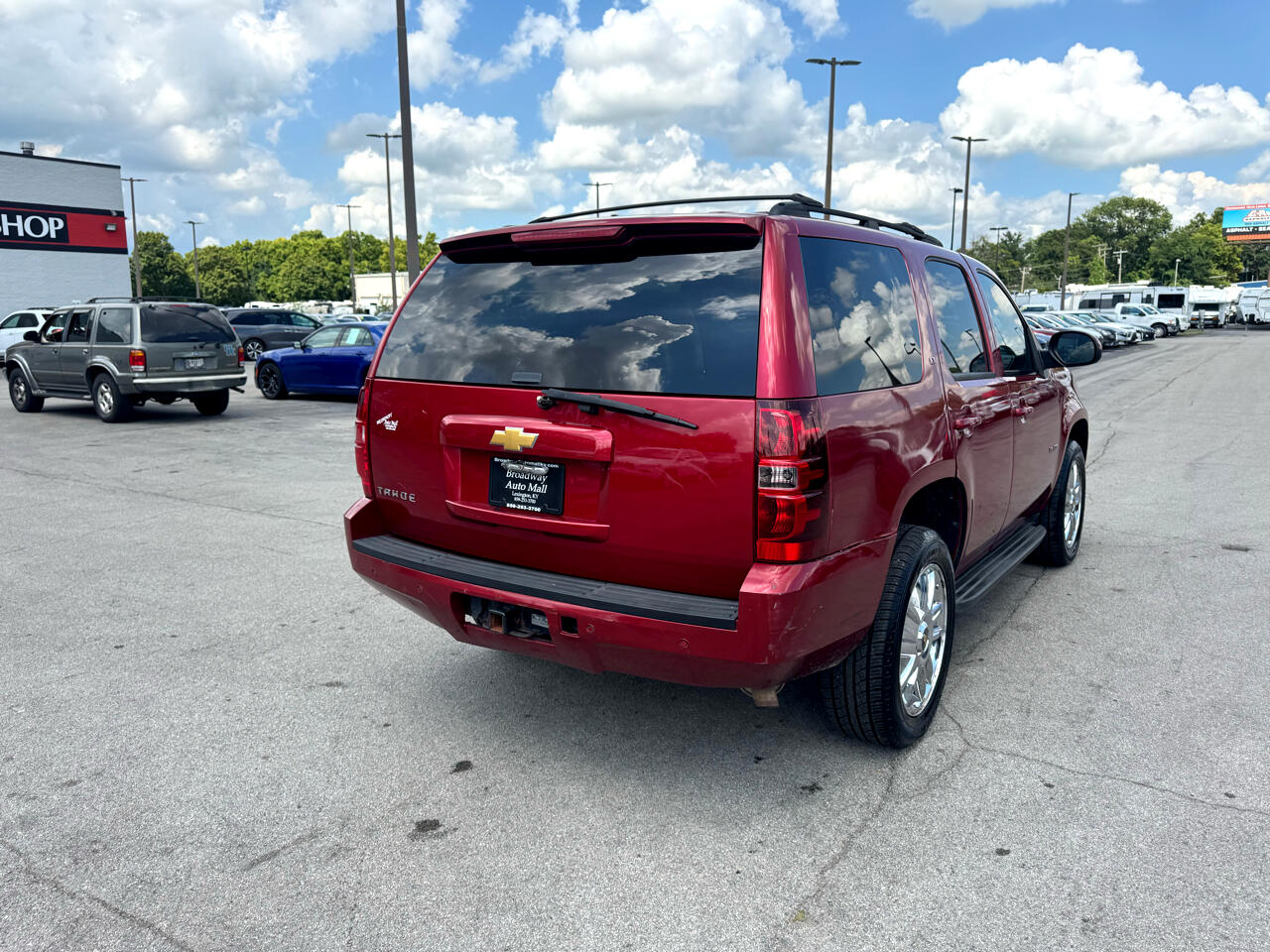 2013 Chevrolet Tahoe LT photo 2