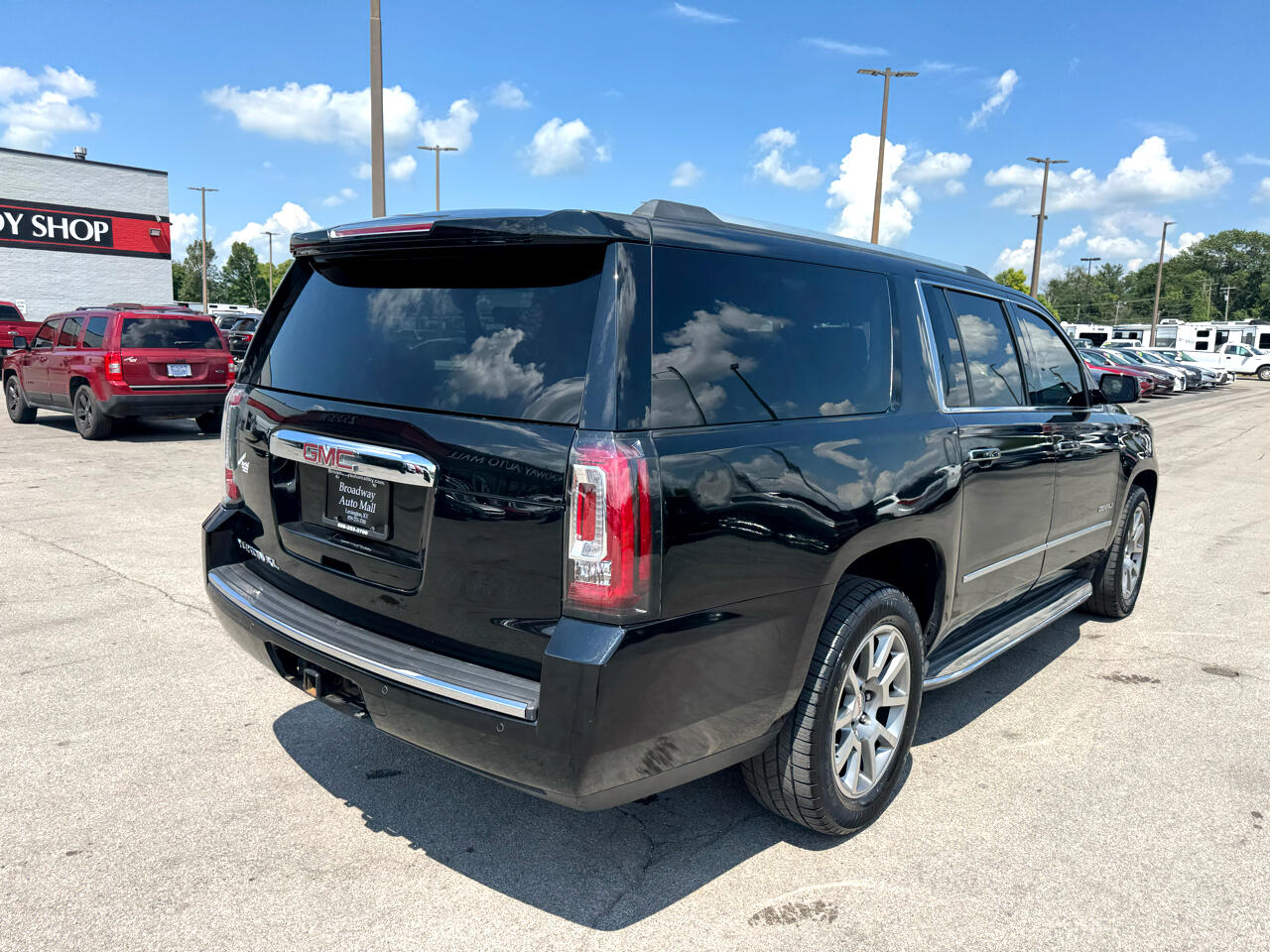 2016 Gmc Yukon XL Denali photo 2