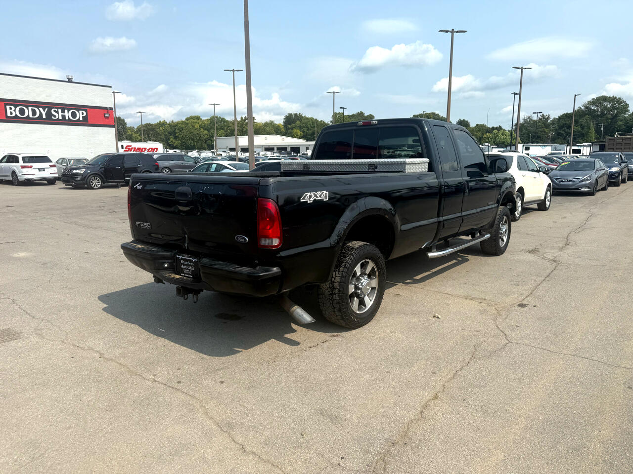 2002 Ford F-250 XLT photo 2