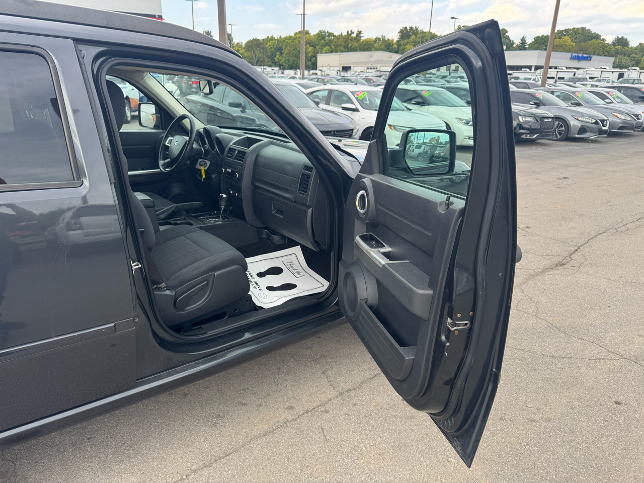Dodge Nitro 4WD 4dr SXT 2011 Dodge Nitro 4WD 4dr SXT 2011