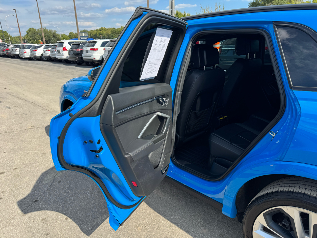 Audi Q3 S line Premium Plus 45 TFSI quattro 2022 Audi Q3 S line Premium Plus 45 TFSI quattro 2022