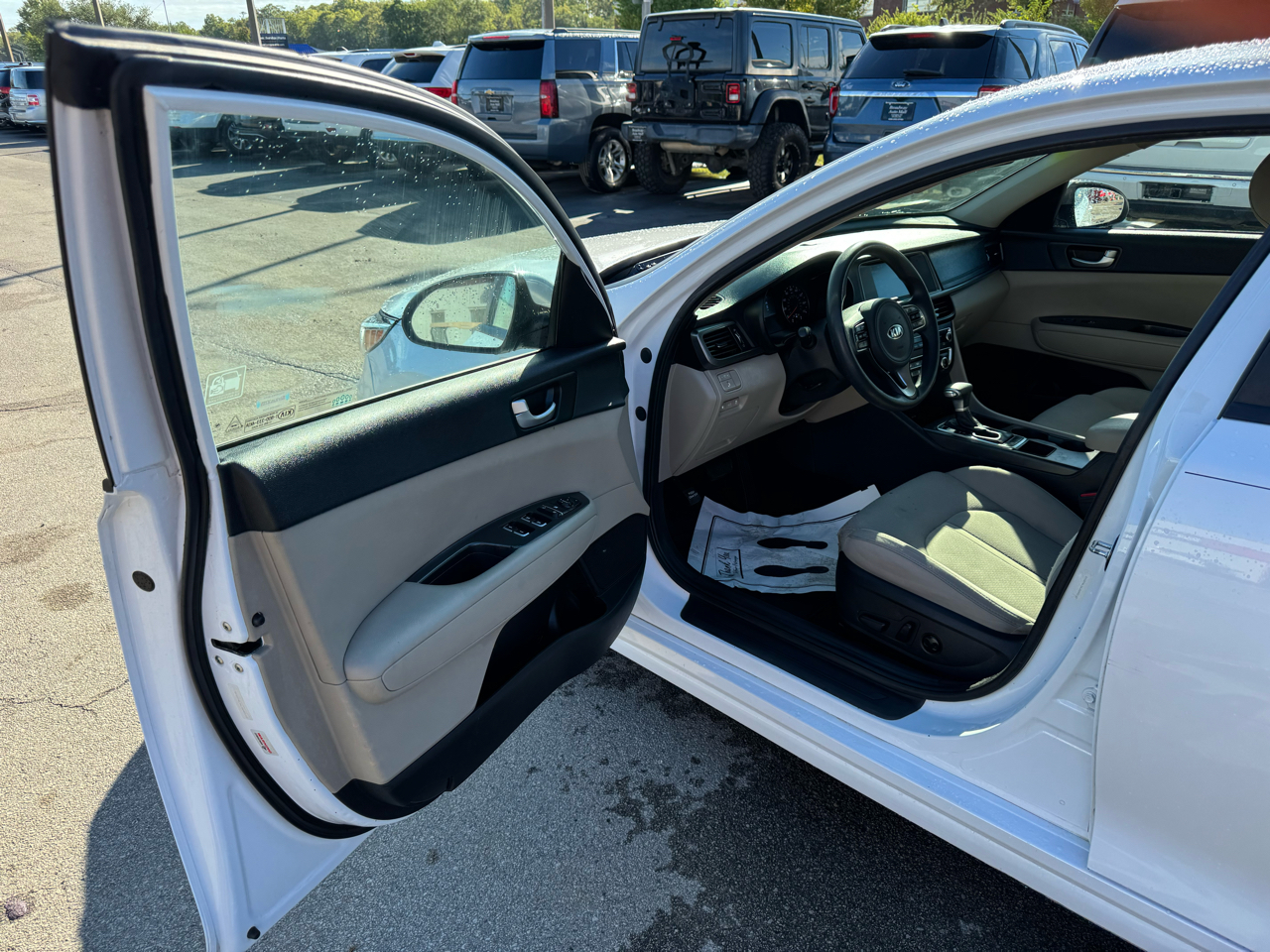 2018 Kia Optima LX photo 10