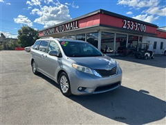 2013 Toyota Sienna  2013 Toyota Sienna