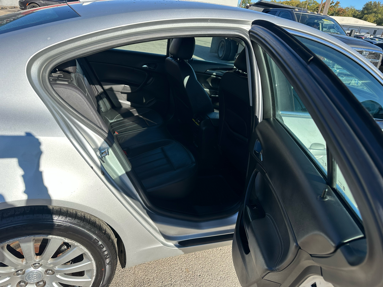 Buick Regal 4dr Sdn CXL RL4 (Russelsheim) *Ltd Avail* 2011 Buick Regal 4dr Sdn CXL RL4 (Russelsheim) *Ltd Avail* 2011