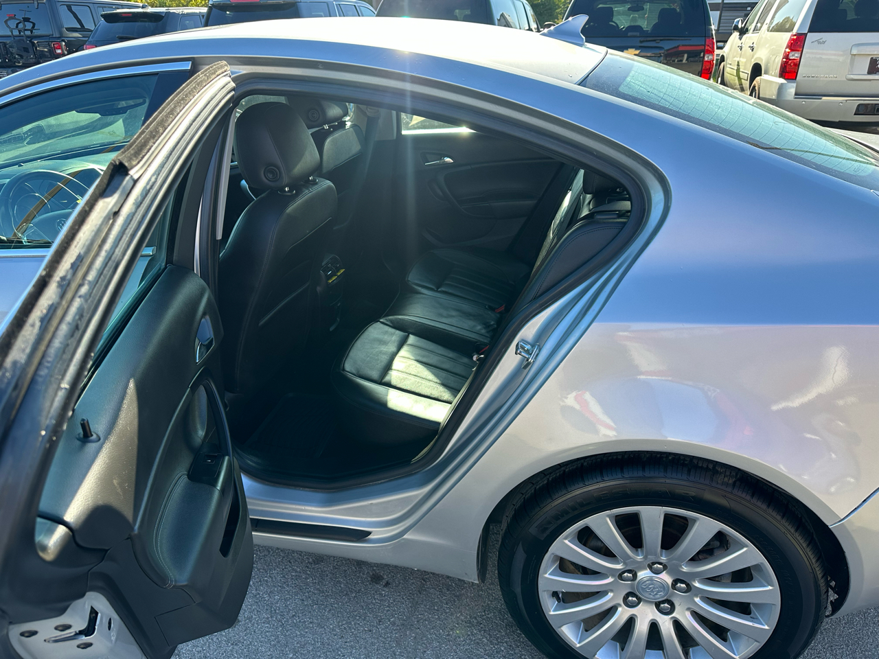Buick Regal 4dr Sdn CXL RL4 (Russelsheim) *Ltd Avail* 2011 Buick Regal 4dr Sdn CXL RL4 (Russelsheim) *Ltd Avail* 2011