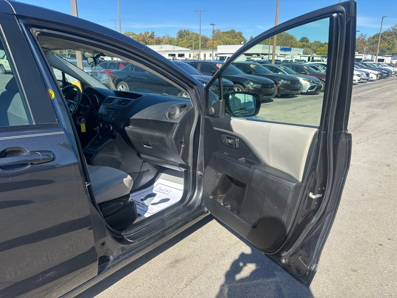 Mazda MAZDA5 4dr Wgn Auto Touring 2015 Mazda MAZDA5 4dr Wgn Auto Touring 2015