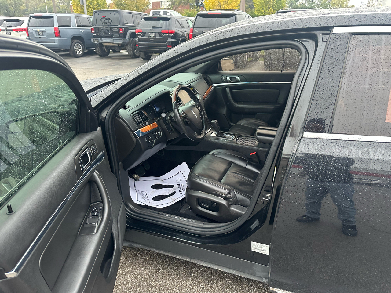 Lincoln MKS 4dr Sdn 3.7L FWD 2014 Lincoln MKS 4dr Sdn 3.7L FWD 2014