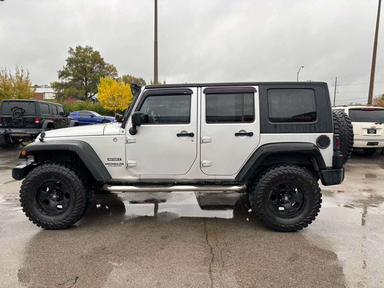 Jeep Wrangler Unlimited 4WD 4dr Sport 2010 Jeep Wrangler Unlimited 4WD 4dr Sport 2010