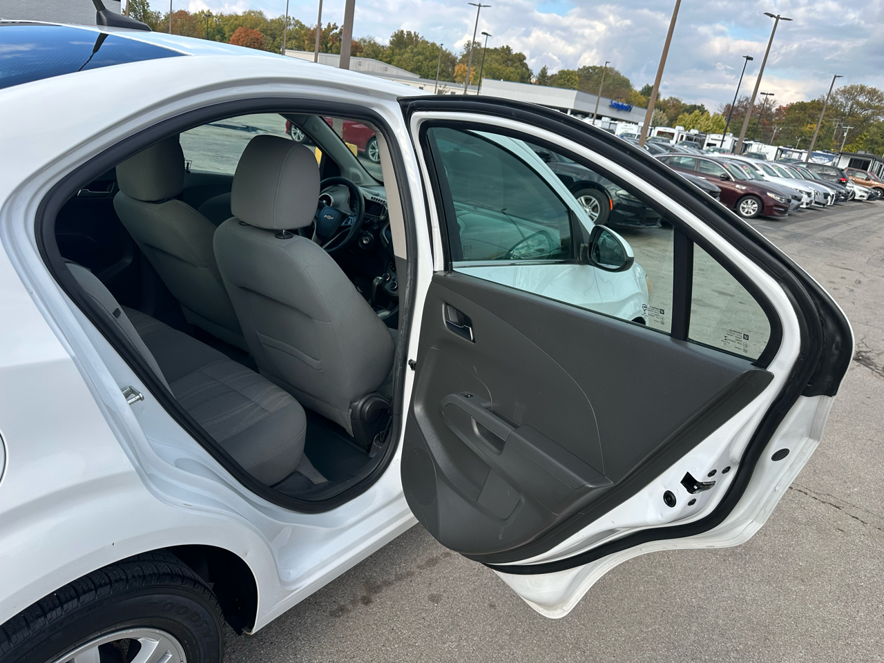 Chevrolet Sonic 4dr Sdn Auto LT 2013 Chevrolet Sonic 4dr Sdn Auto LT 2013