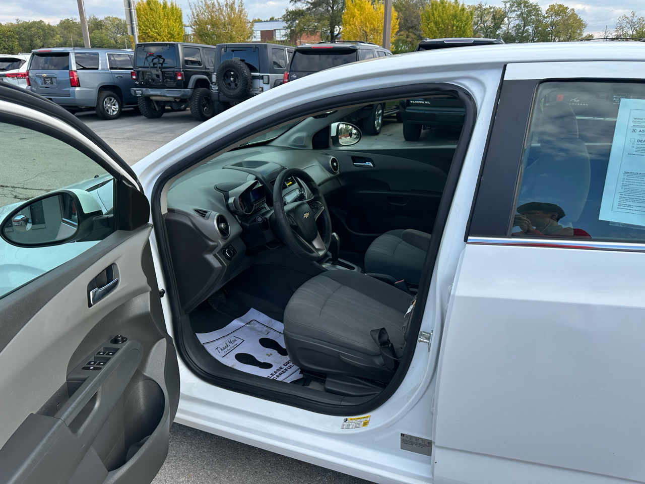 Chevrolet Sonic 4dr Sdn Auto LT 2013 Chevrolet Sonic 4dr Sdn Auto LT 2013