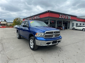 2015 RAM 1500 4WD Crew Cab 140.5" Big Horn