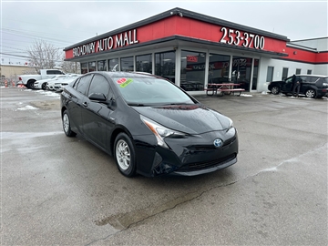 2017 Toyota Prius Three Touring (Natl)