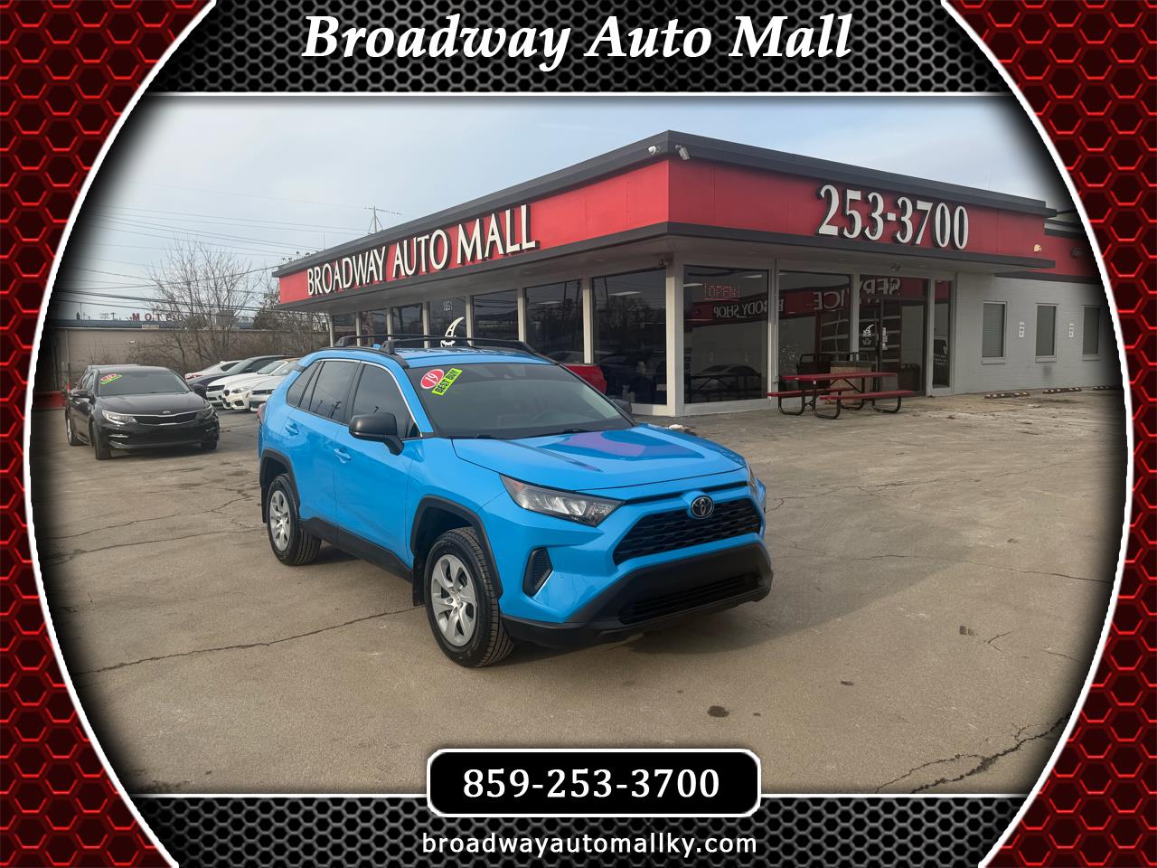 Toyota RAV4 LE FWD (Natl) 2019
