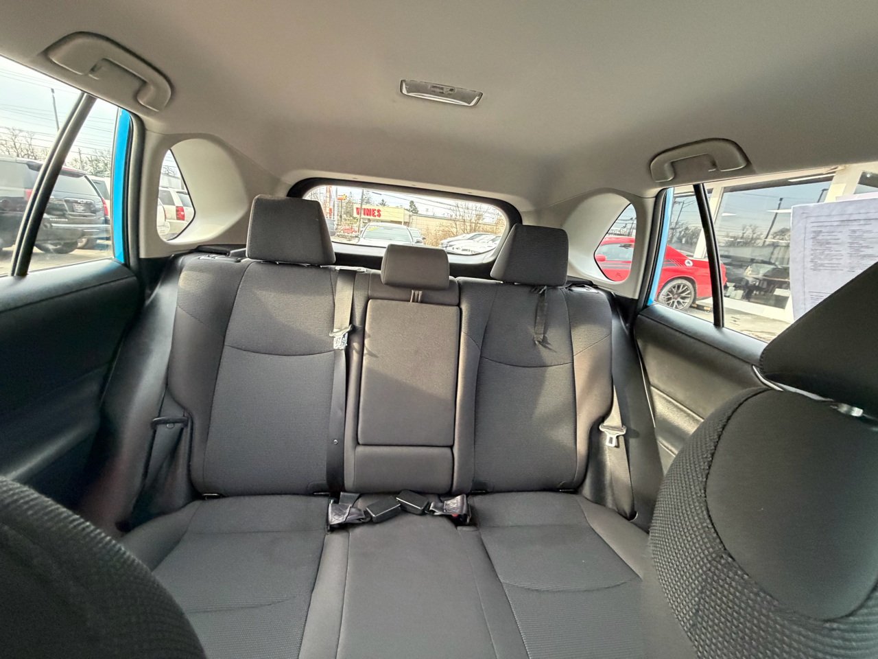 Toyota RAV4 LE FWD (Natl) 2019