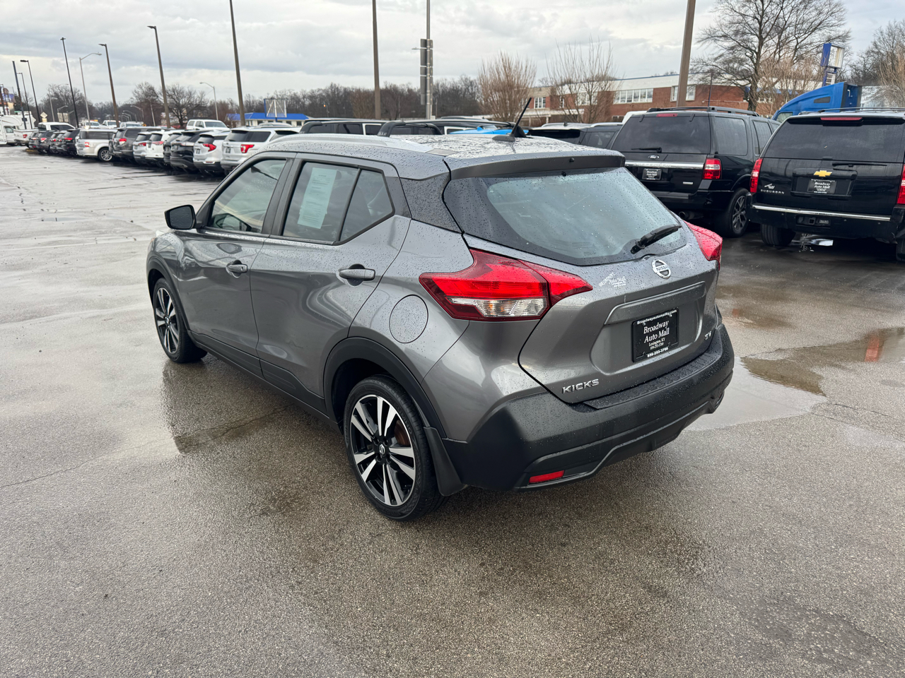 Nissan Kicks SV FWD 2018