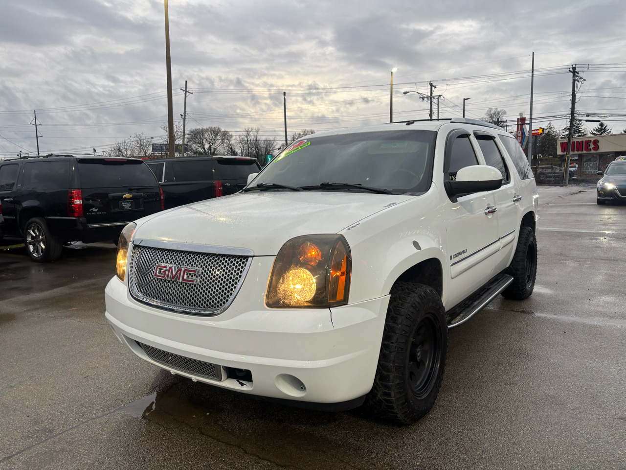 GMC Yukon Denali AWD 4dr 2007