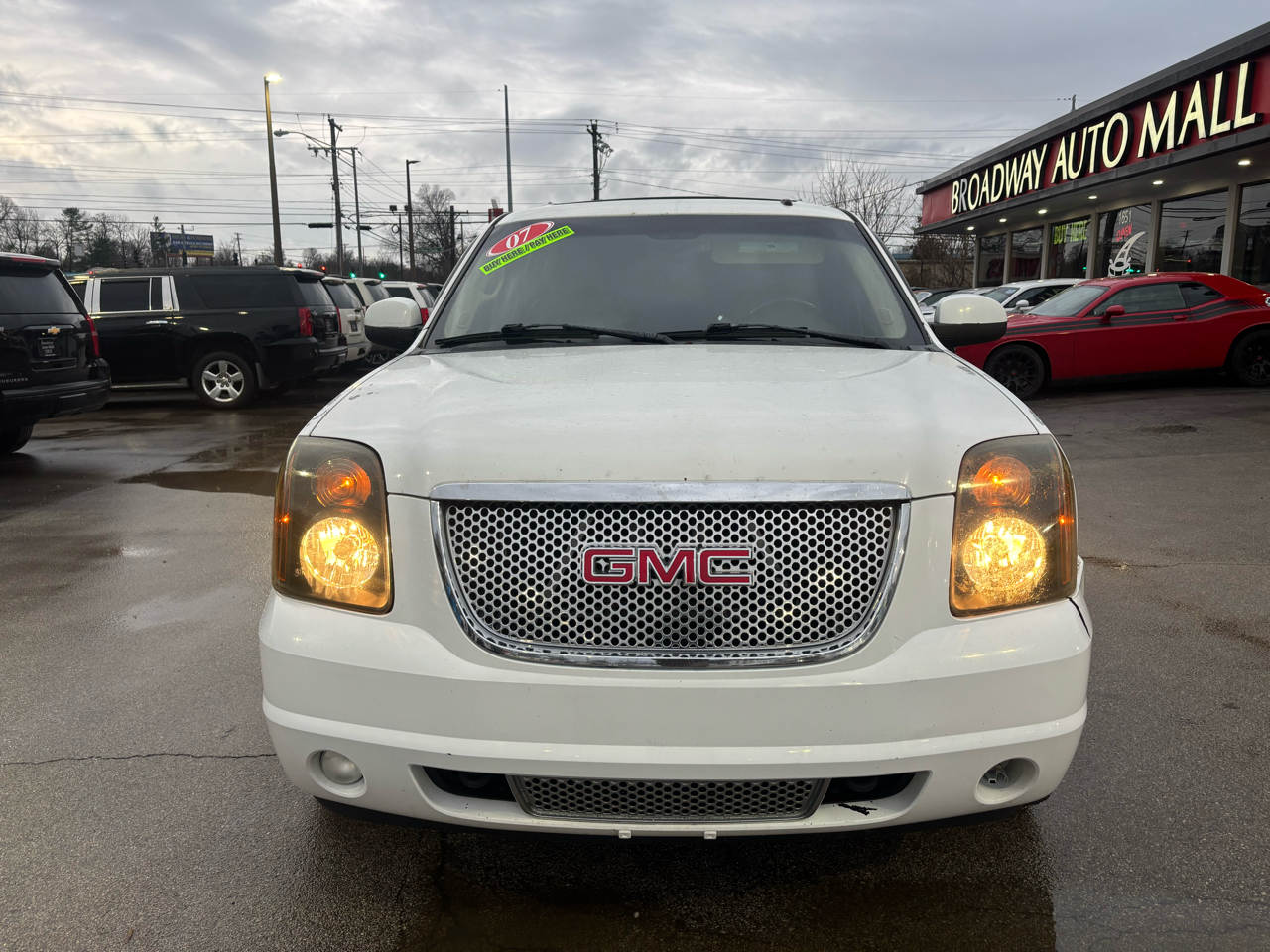 GMC Yukon Denali AWD 4dr 2007