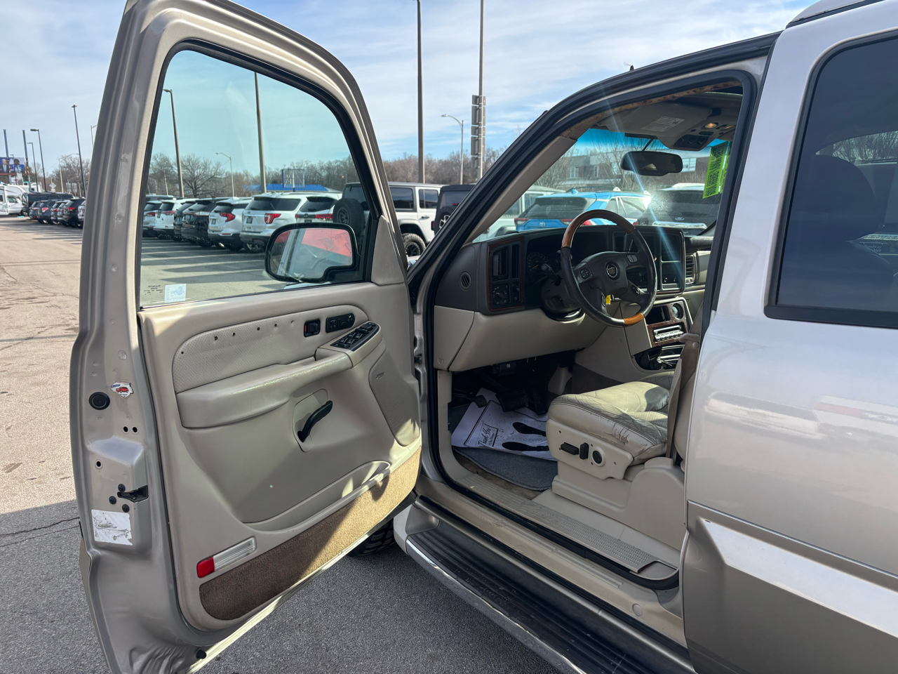 Cadillac Escalade 4dr AWD 2004