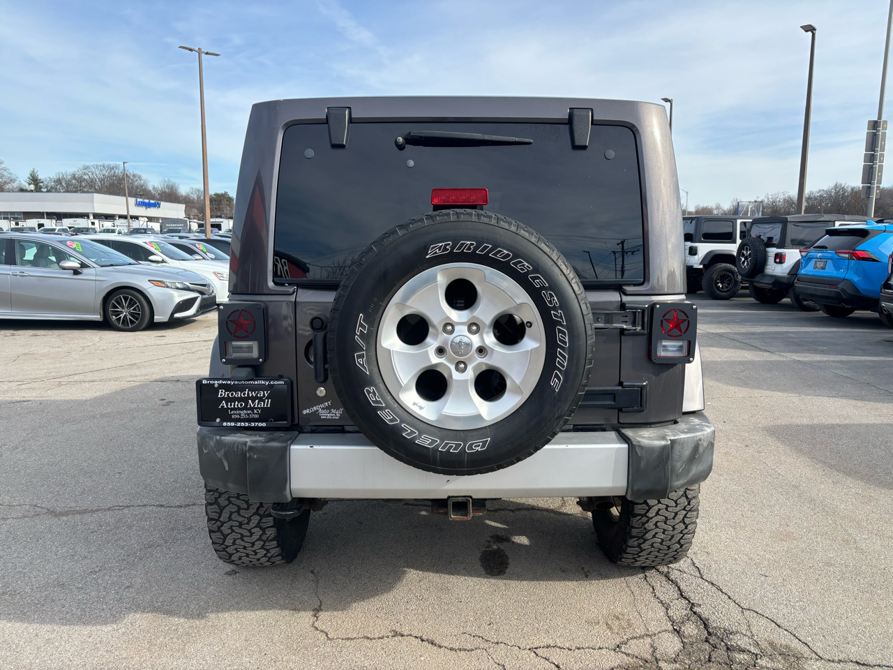 Jeep Wrangler Unlimited 4WD 4dr Sahara 2014