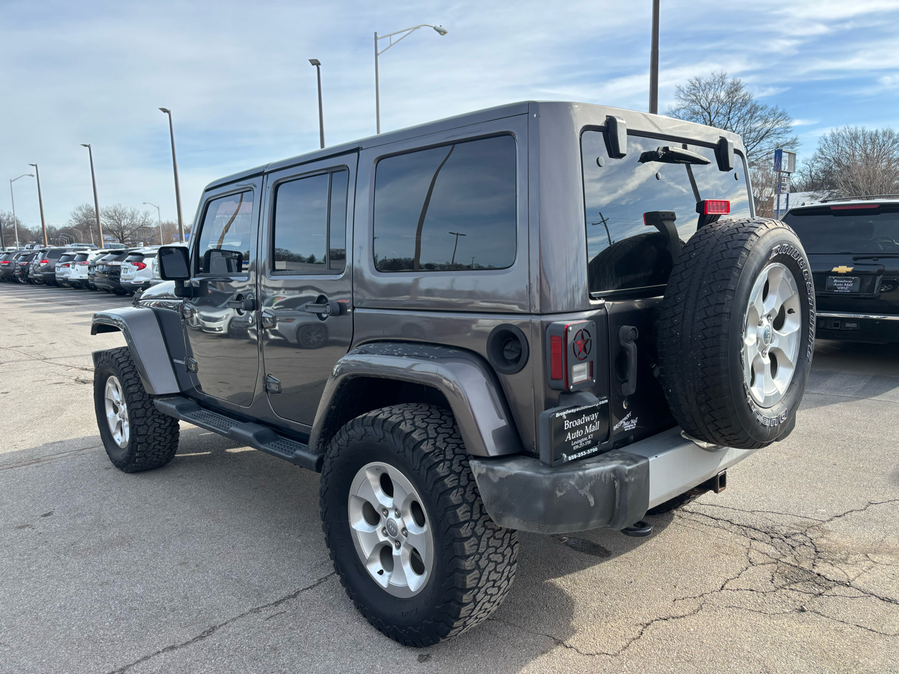 Jeep Wrangler Unlimited 4WD 4dr Sahara 2014