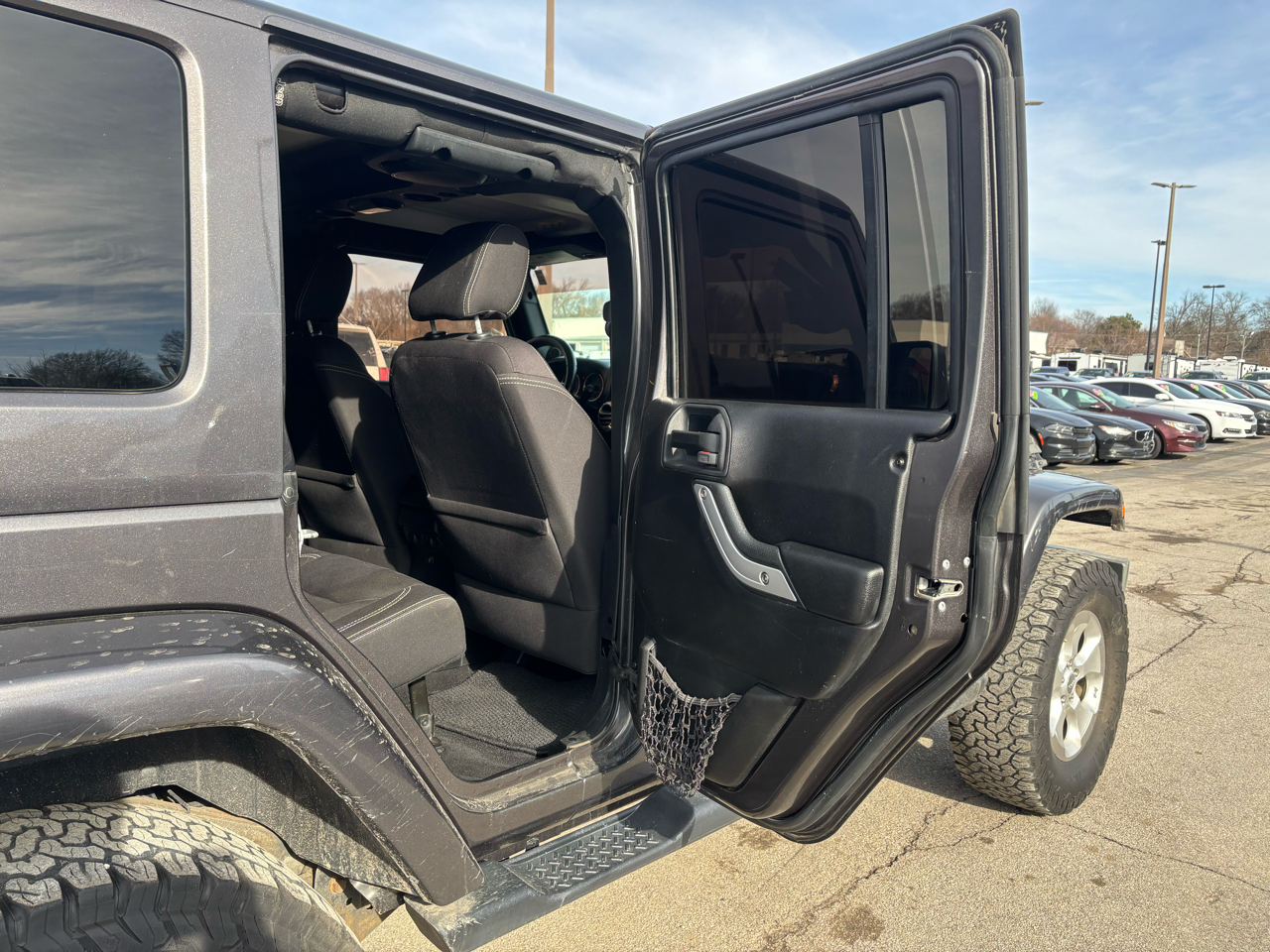 Jeep Wrangler Unlimited 4WD 4dr Sahara 2014
