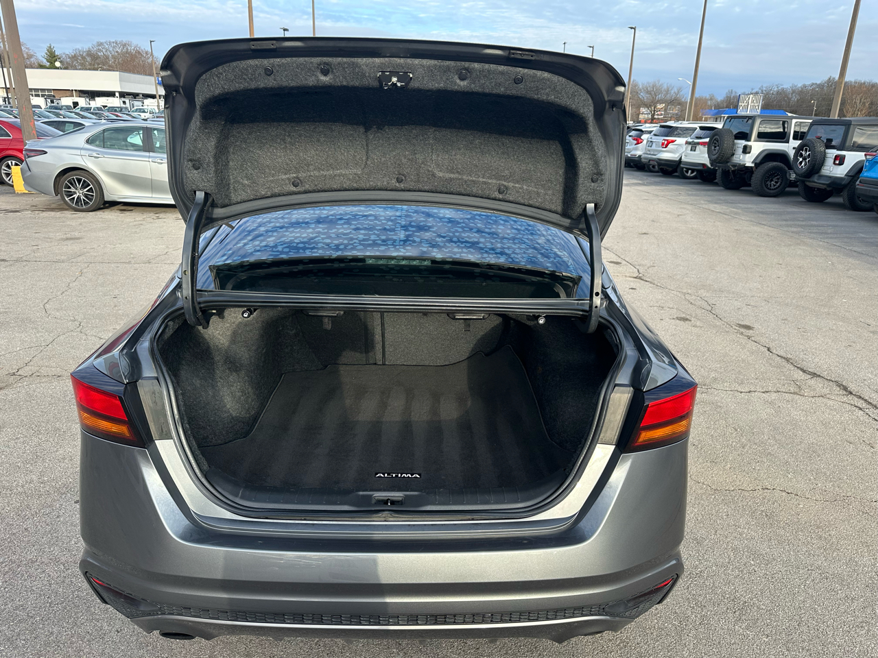 Nissan Altima 2.5 SR Sedan 2019