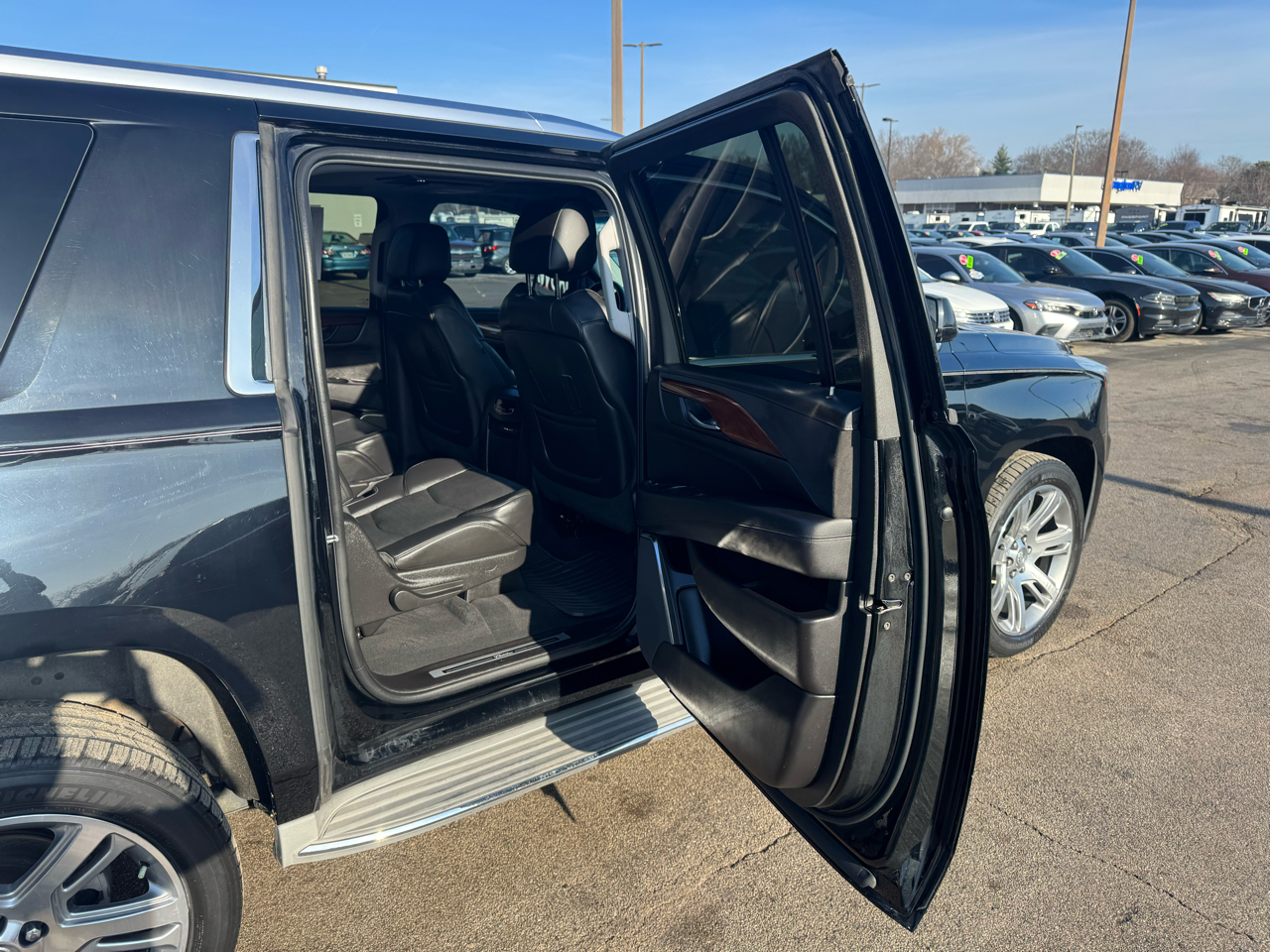Cadillac Escalade ESV 4WD 4dr Luxury 2015