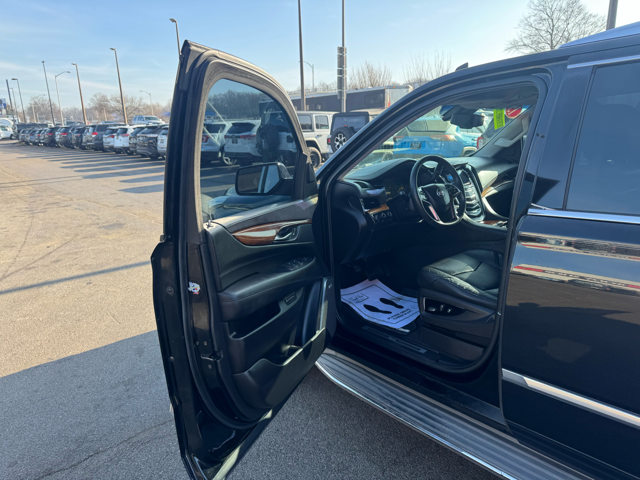 Cadillac Escalade ESV 4WD 4dr Luxury 2015