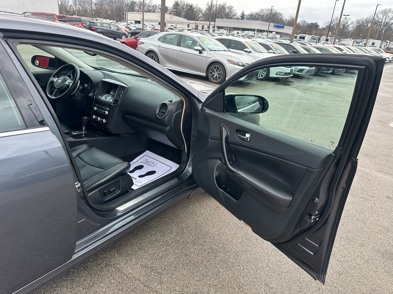 Nissan Maxima 4dr Sdn V6 CVT 3.5 SV w/Premium Pkg 2012