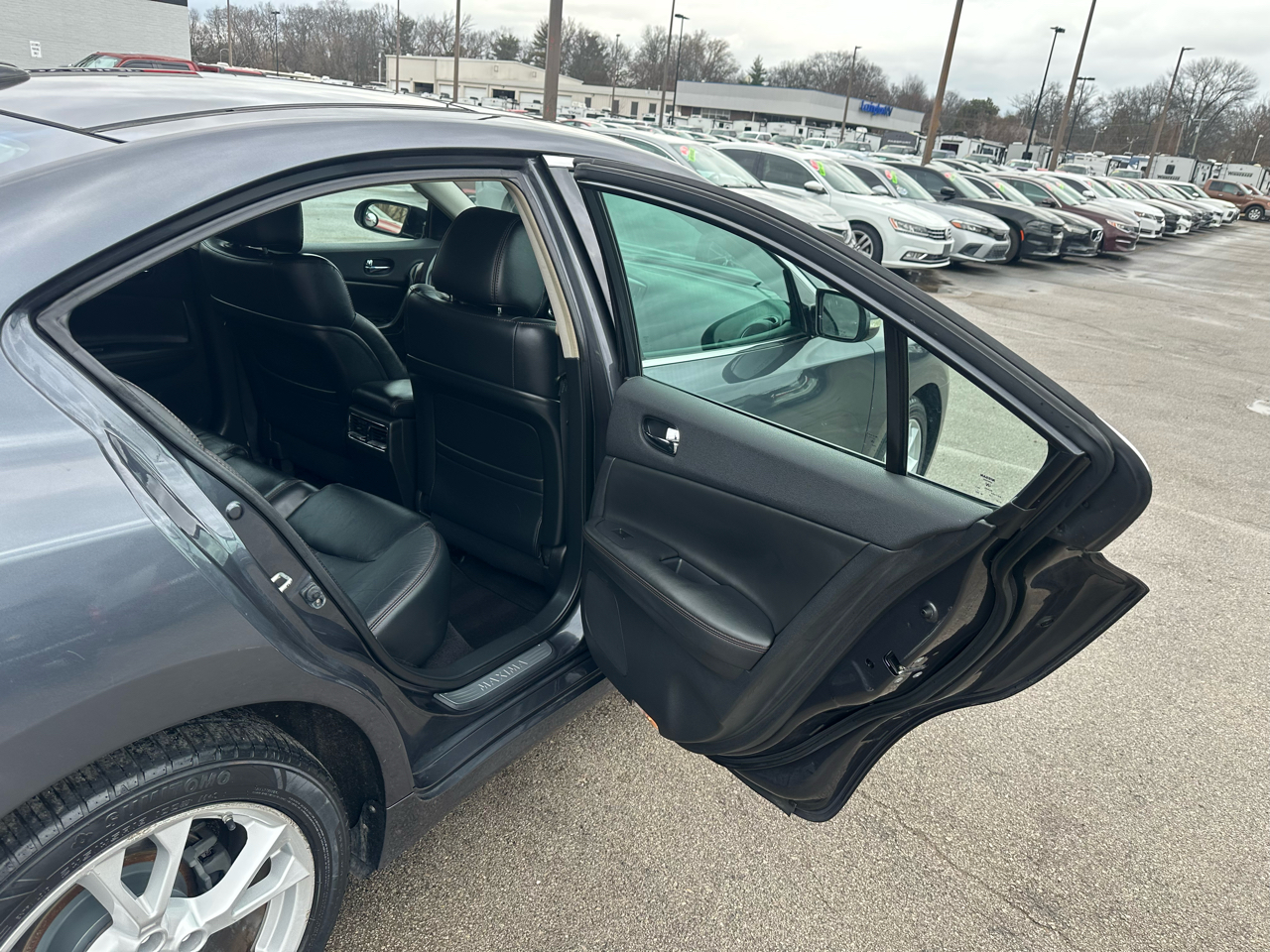 Nissan Maxima 4dr Sdn V6 CVT 3.5 SV w/Premium Pkg 2012