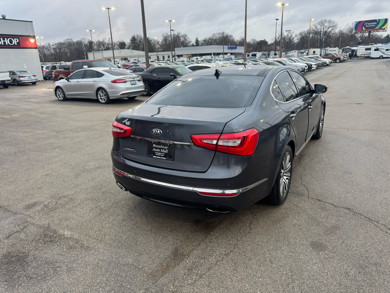 Kia Cadenza 4dr Sdn Premium 2016