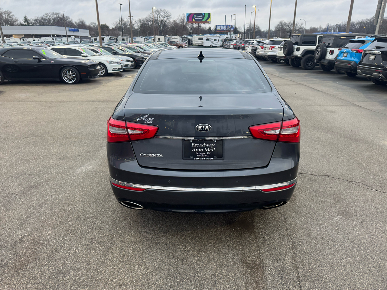 Kia Cadenza 4dr Sdn Premium 2016