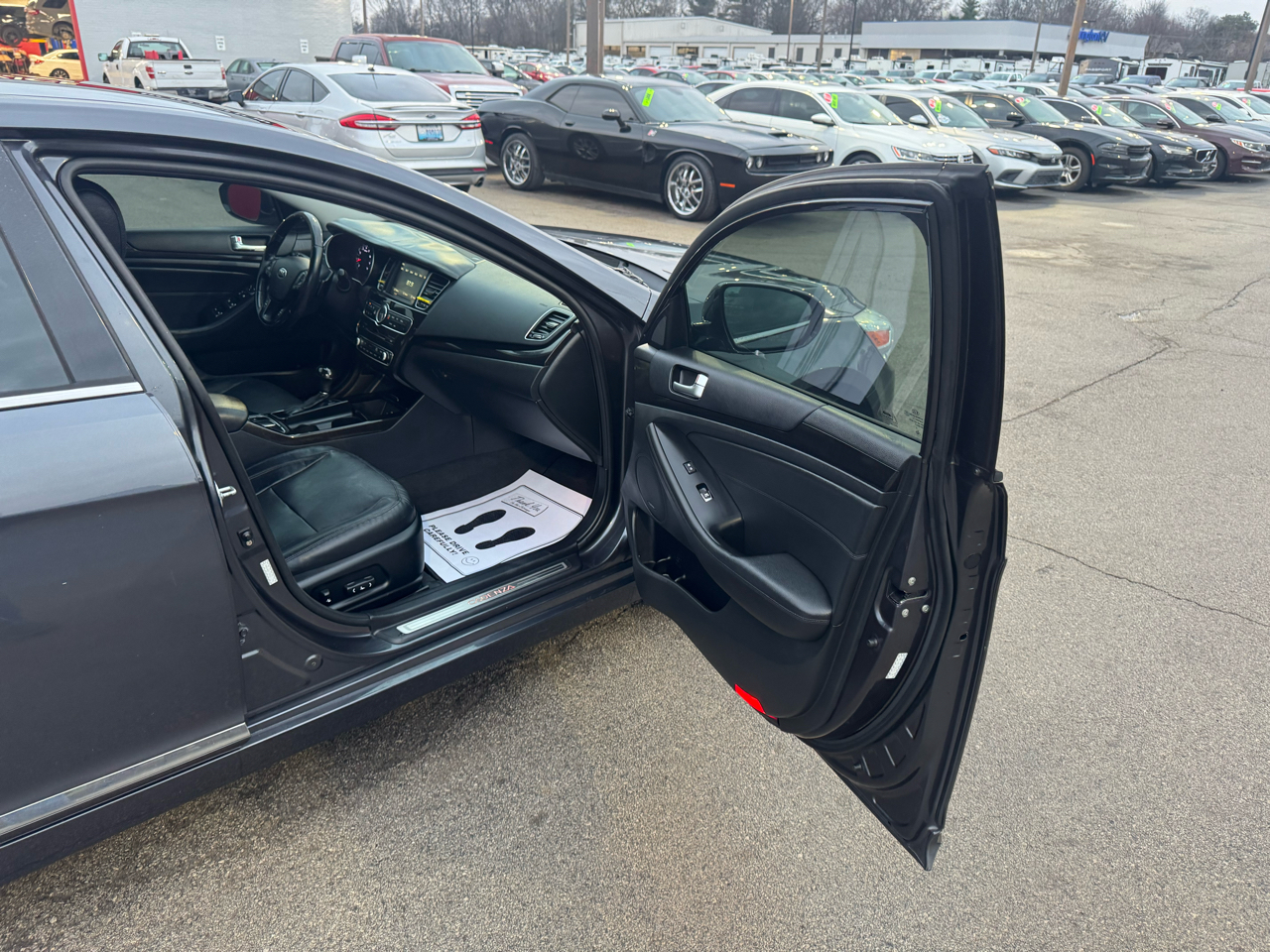 Kia Cadenza 4dr Sdn Premium 2016