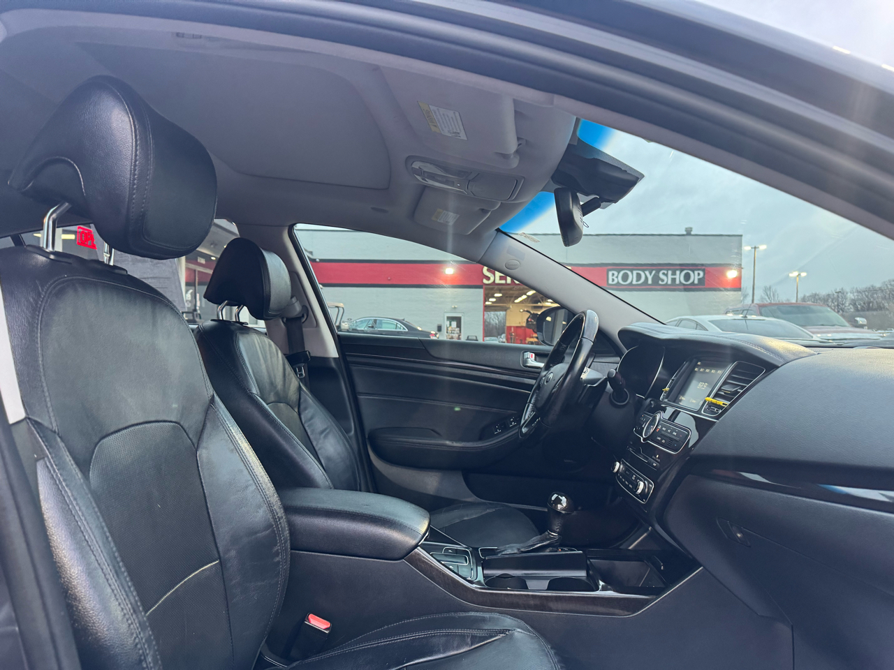 Kia Cadenza 4dr Sdn Premium 2016