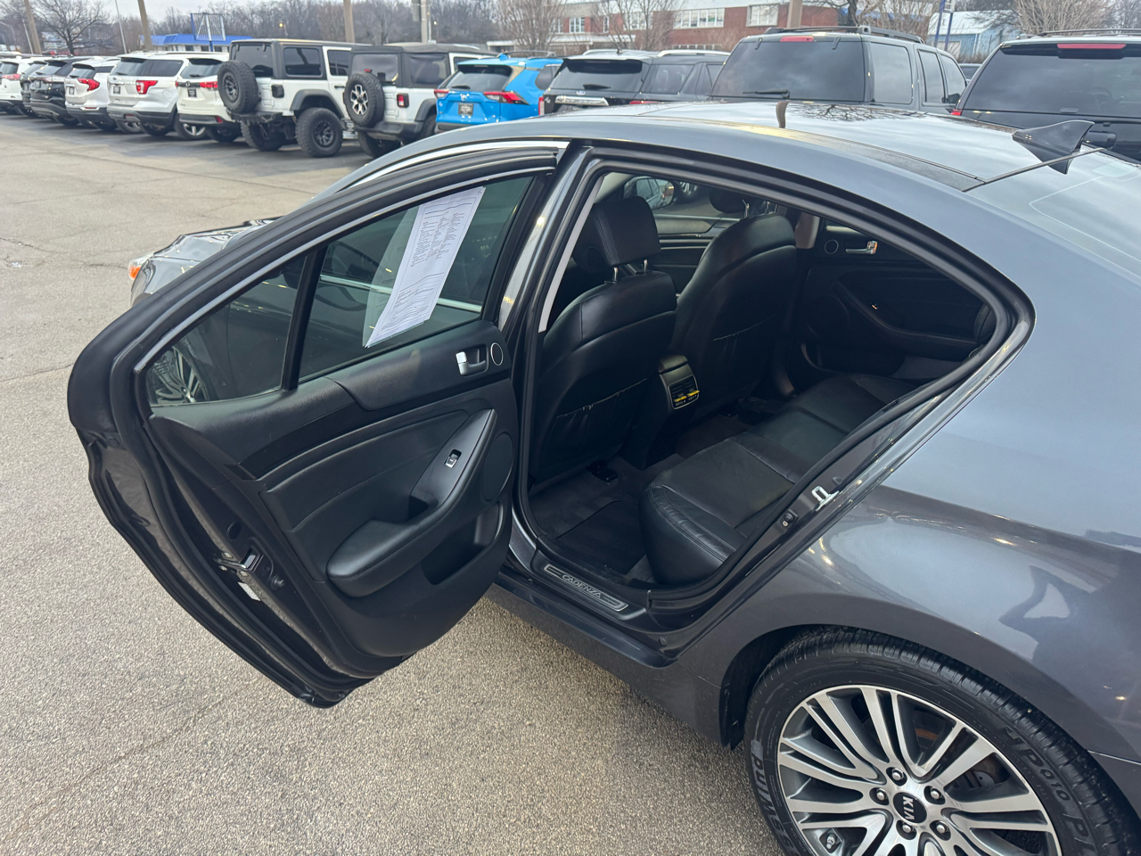 Kia Cadenza 4dr Sdn Premium 2016