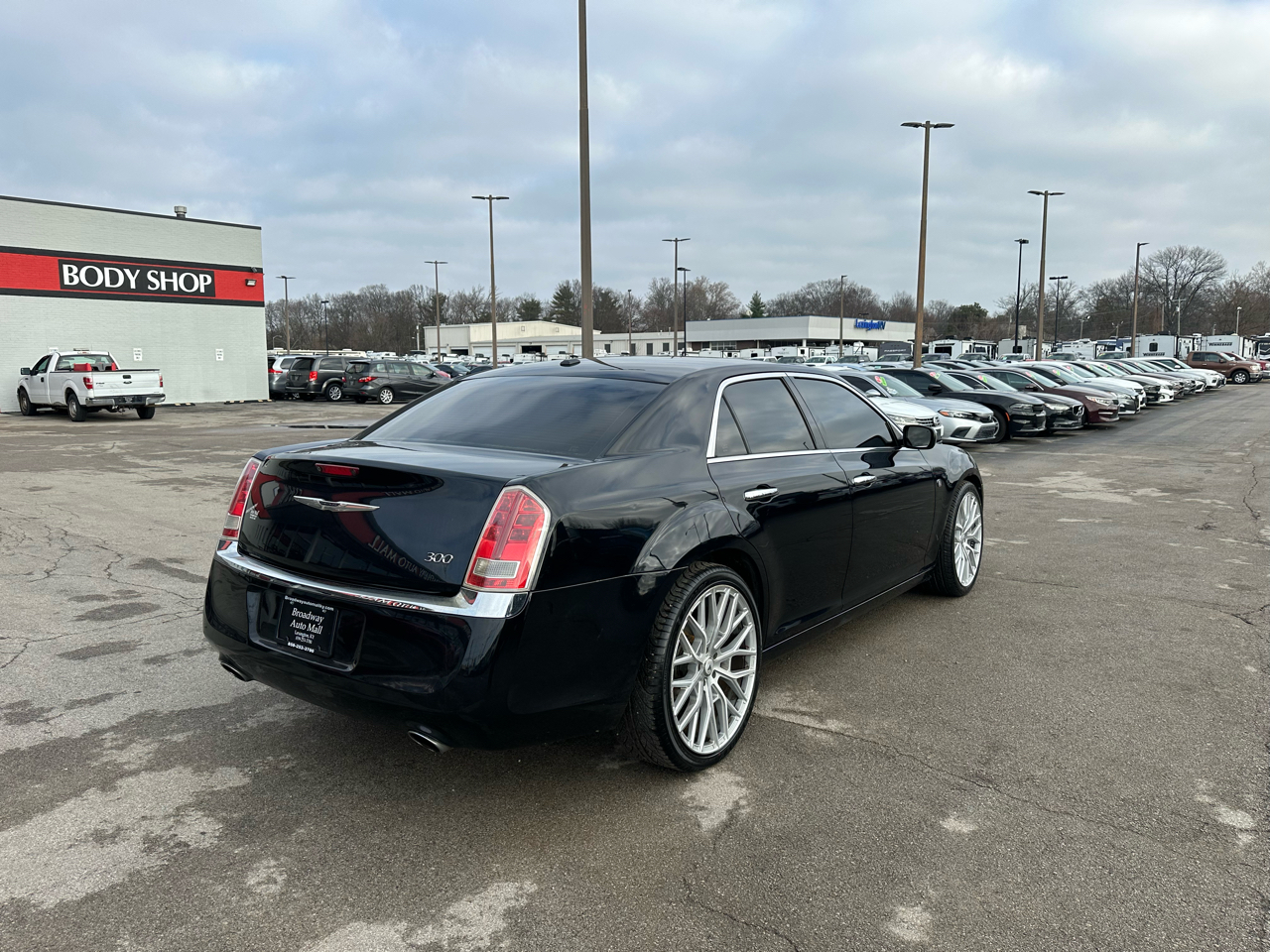 Chrysler 300 4dr Sdn Motown RWD 2013