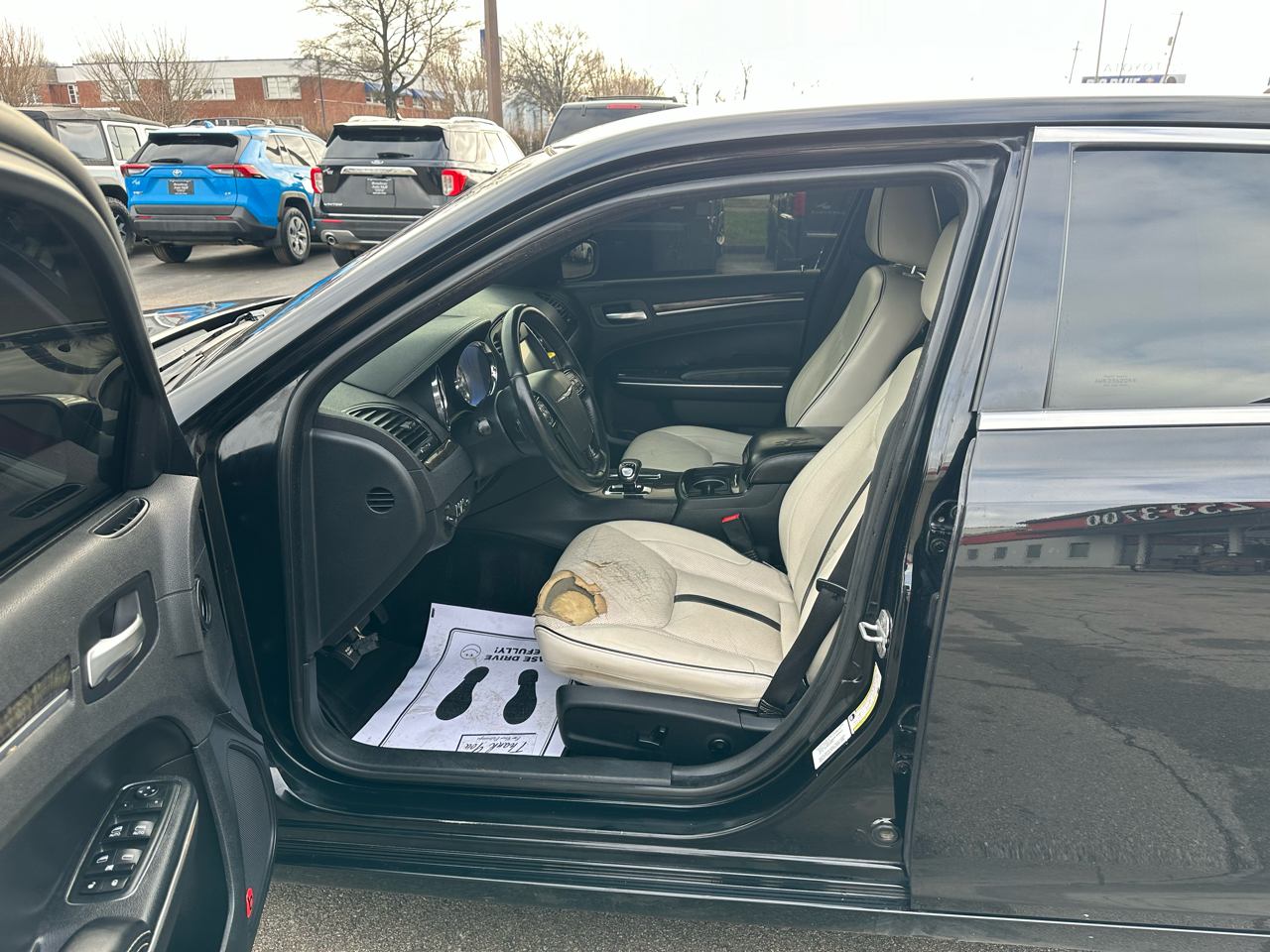 Chrysler 300 4dr Sdn Motown RWD 2013