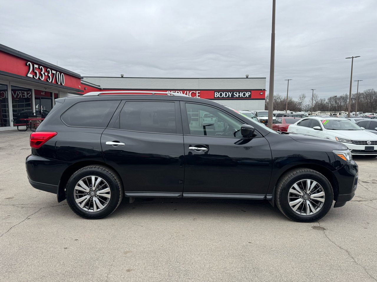 Nissan Pathfinder S 2019