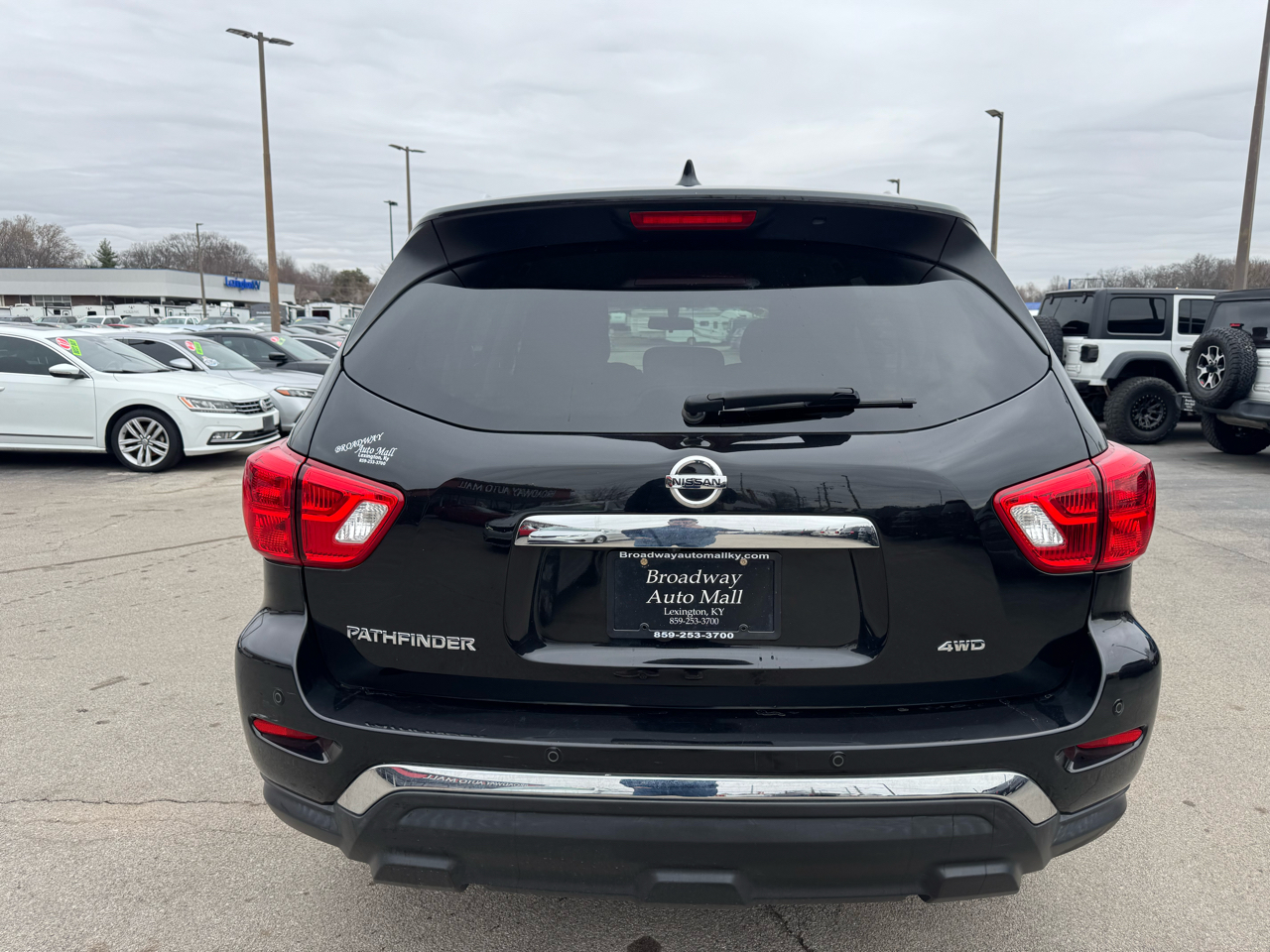 Nissan Pathfinder S 2019