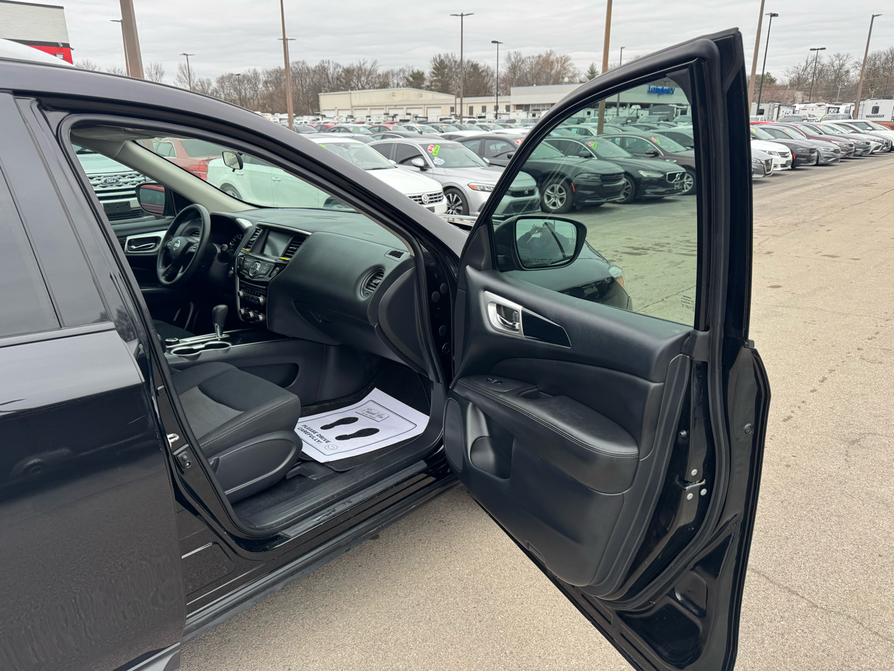 Nissan Pathfinder S 2019