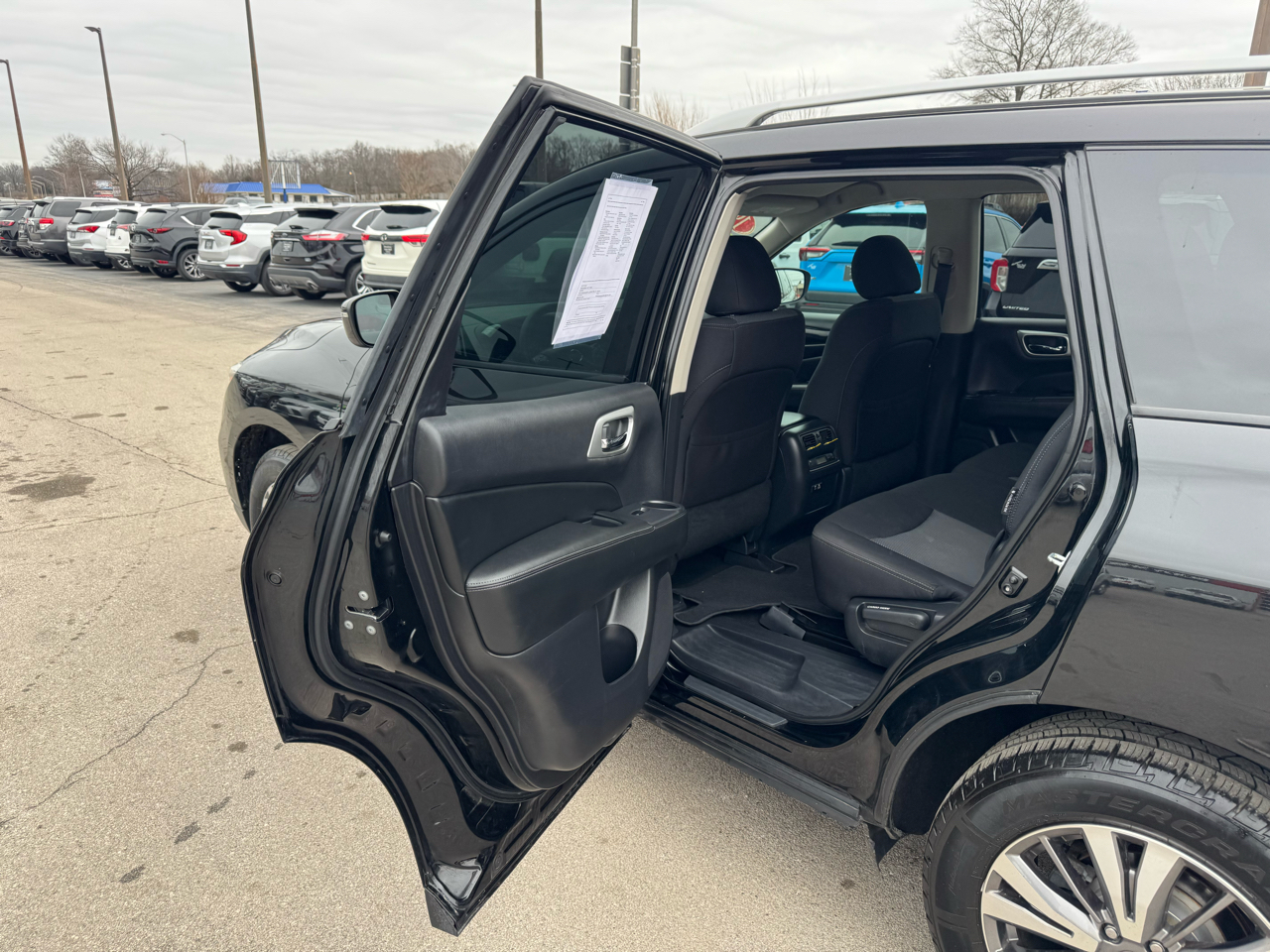 Nissan Pathfinder S 2019