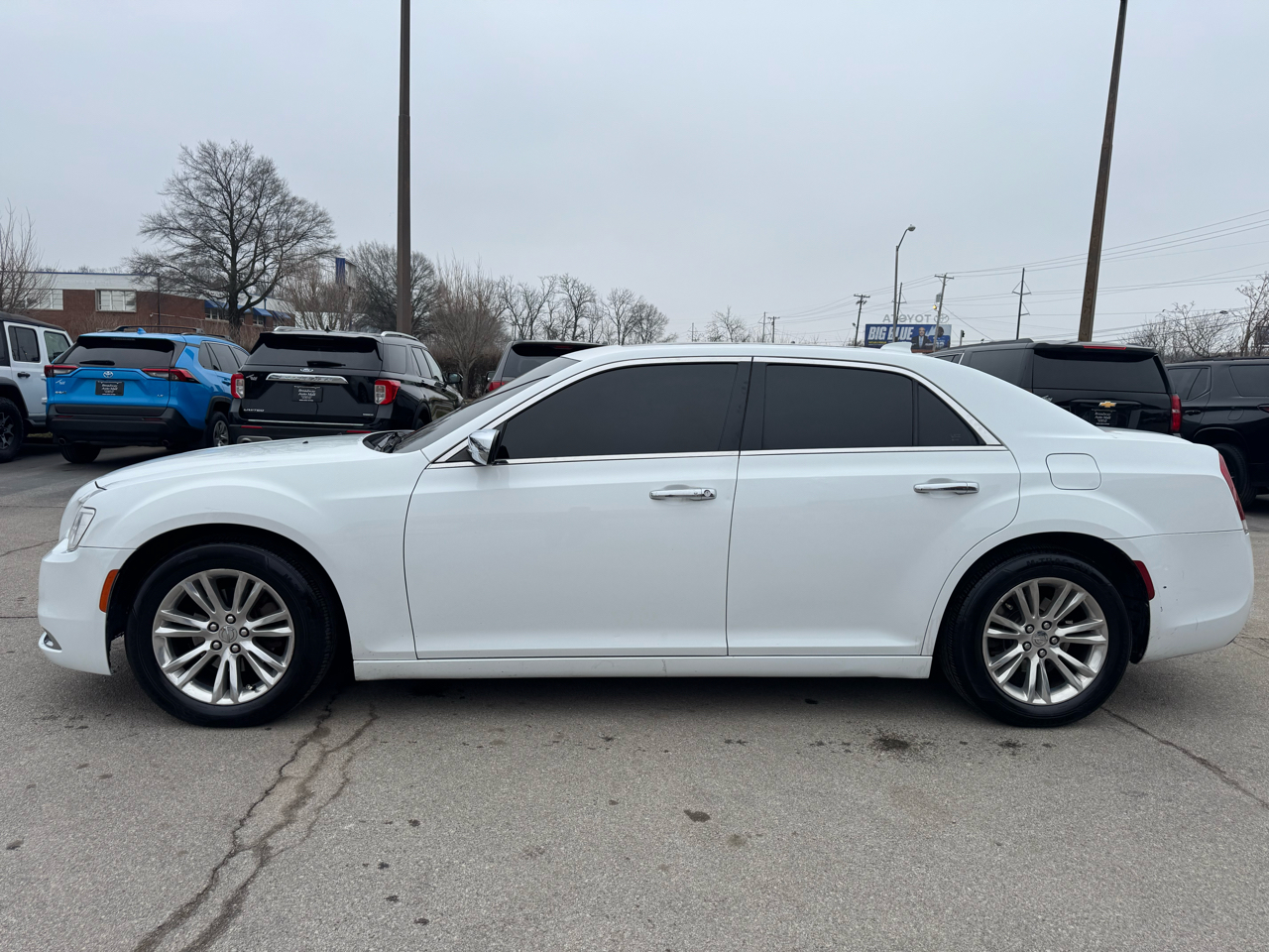Chrysler 300 4dr Sdn 300C RWD 2016